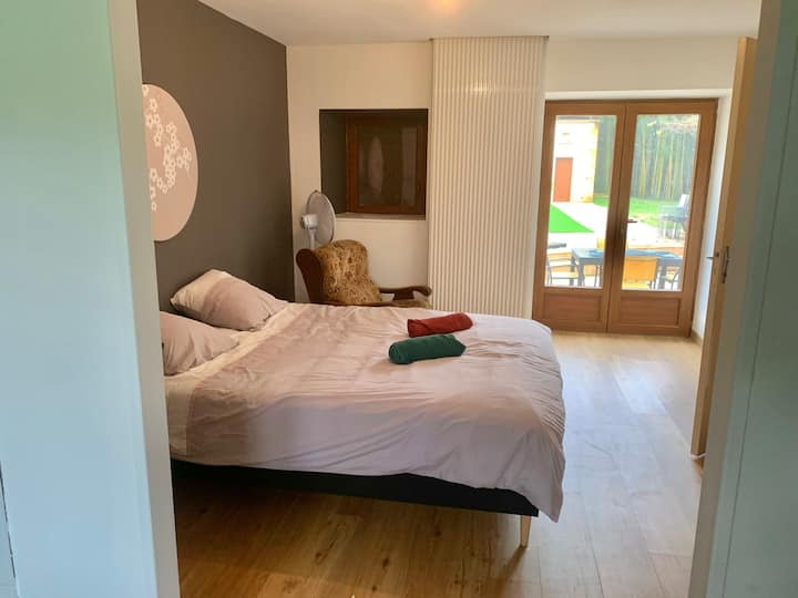 Schlafzimmer 1