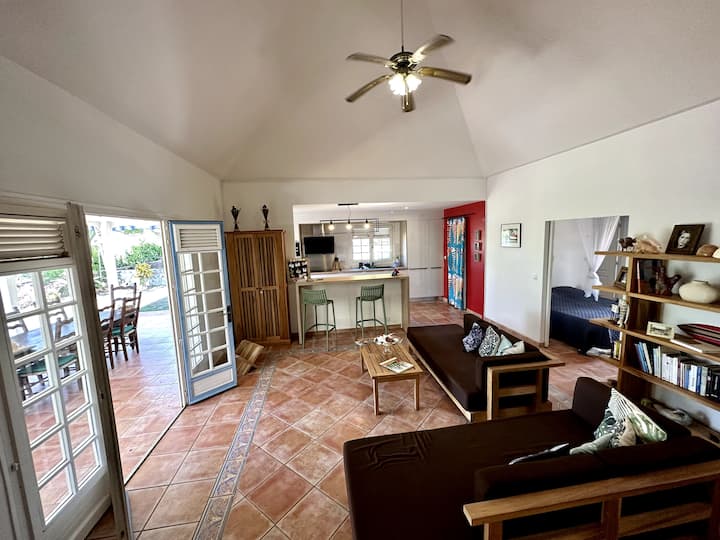 Priestor, svetlo, úplne otočené na vonkajšok. Skutočný dovolenkový dom!