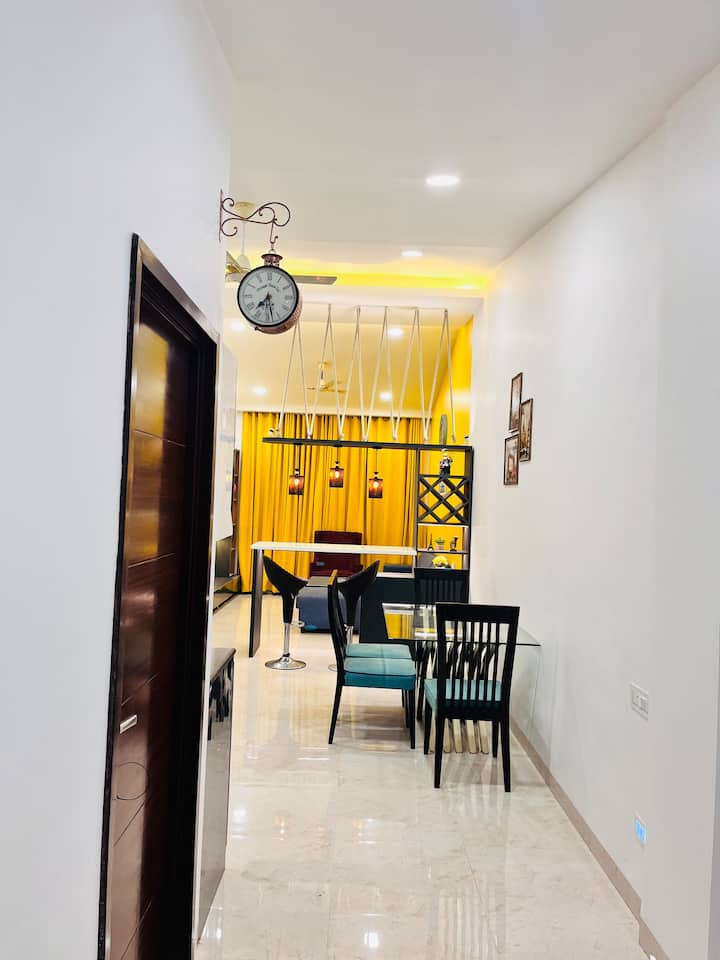 Dining area image 2