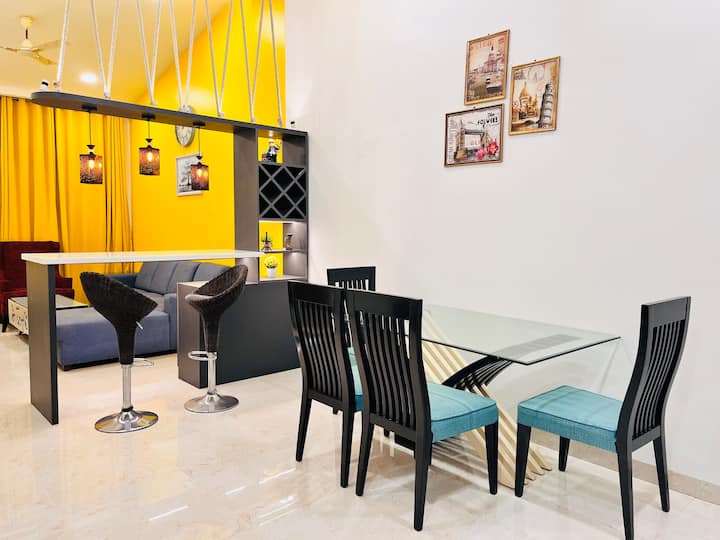 Dining area image 1