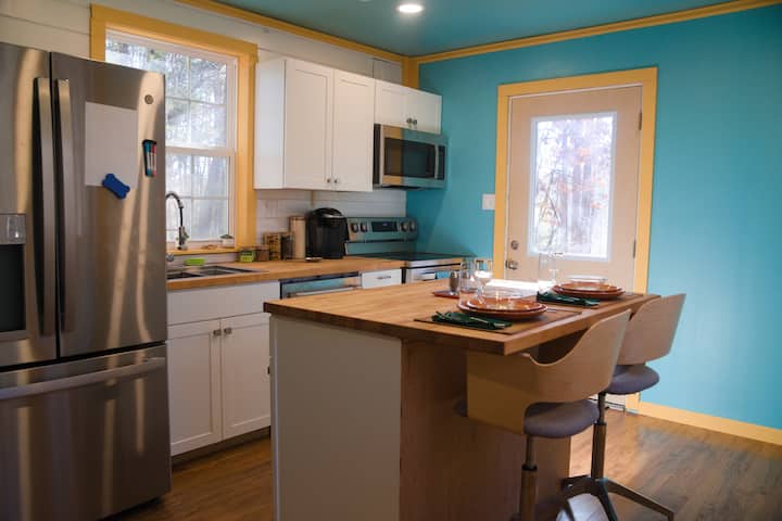 Mulberry Cottage @ The Woods & Hollow - Eureka Springs, AR