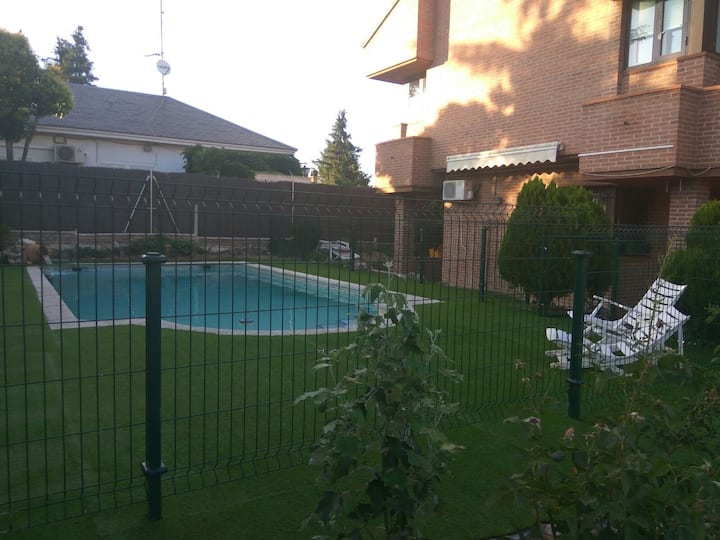 Piso 3 Hab Con Jardín Privado - Alcobendas