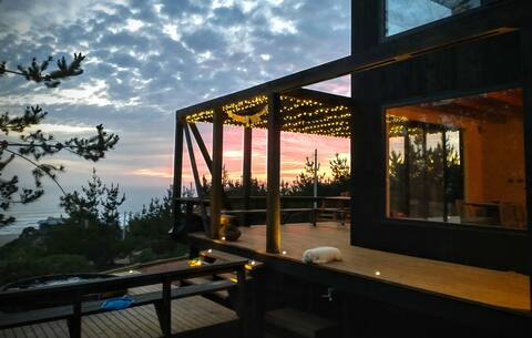 beach, forest, hot tub and much more!