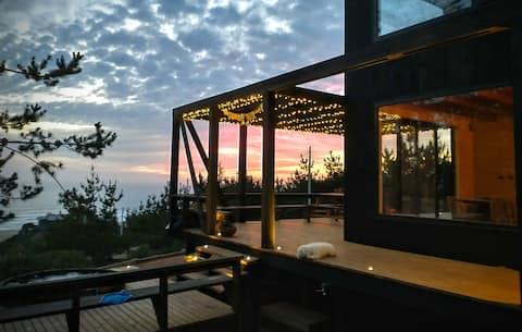 beach, forest, hottub and much more!