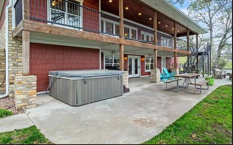 Compound On Lake - Game Room/Pool/Dock - Sleeps 37