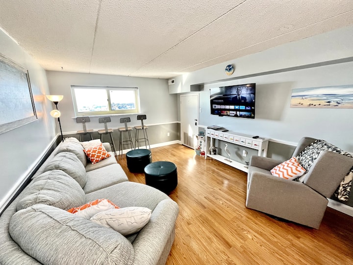 Beautiful Beachfront Condo W/ Pool - Stone Harbor, NJ