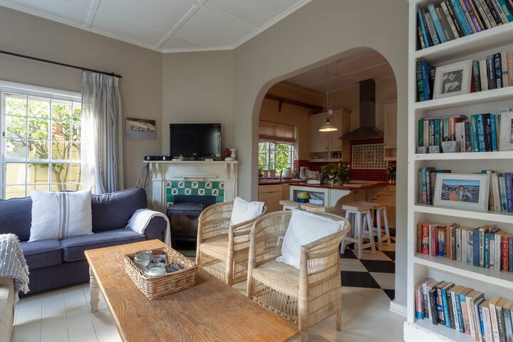 Kalk Bay home to rent gallery image 2