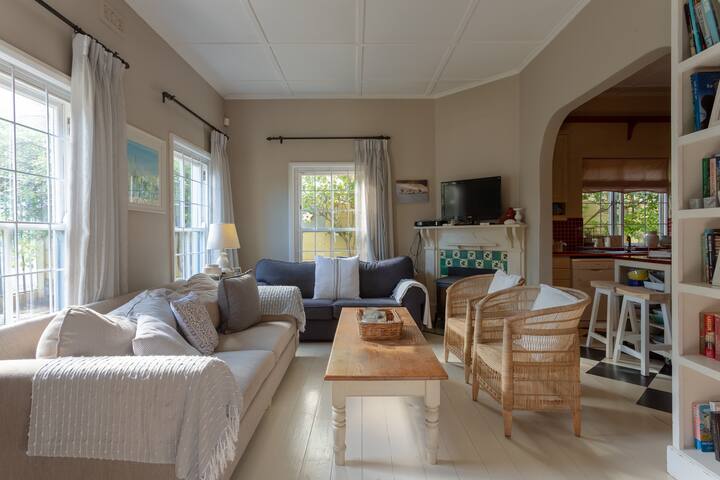 Kalk Bay home to rent gallery image 3