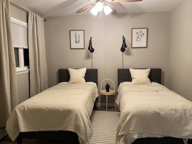 4B2B Entire House in Jersey City +Parking gallery image 4