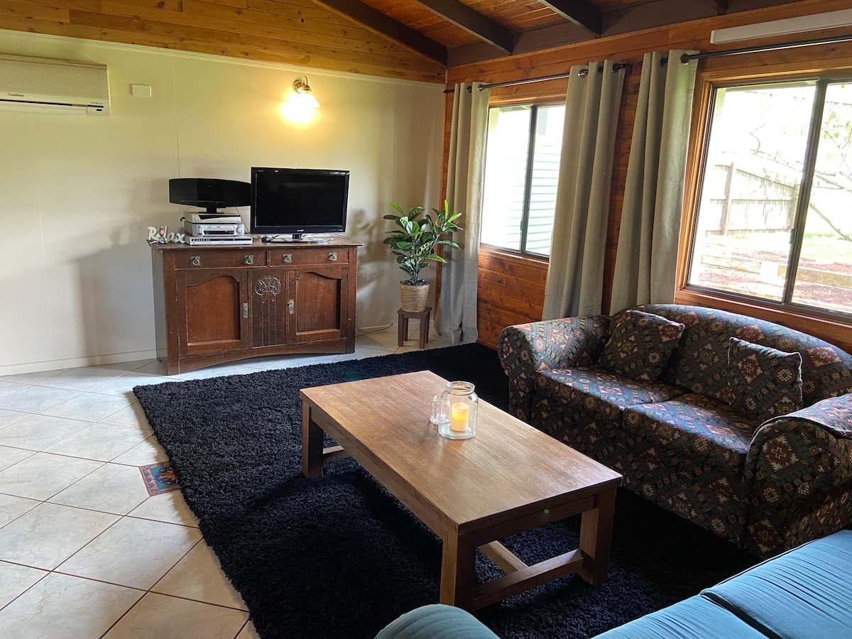 Popular Airbnb listing: Cjustle Cottage in Toowoomba Regional