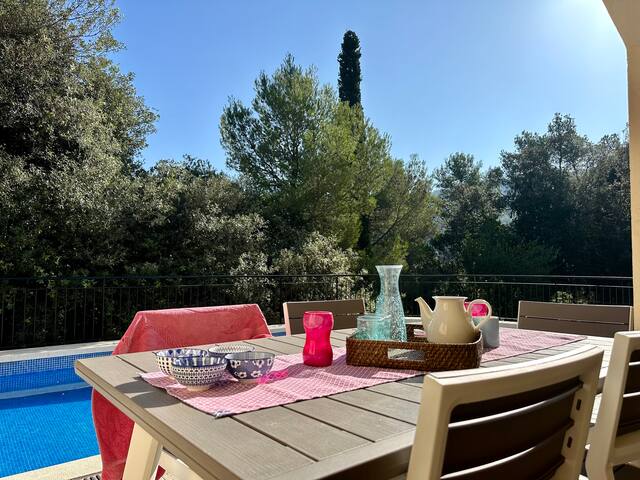 Villa with pool at 10min walk from the beach! gallery image 2