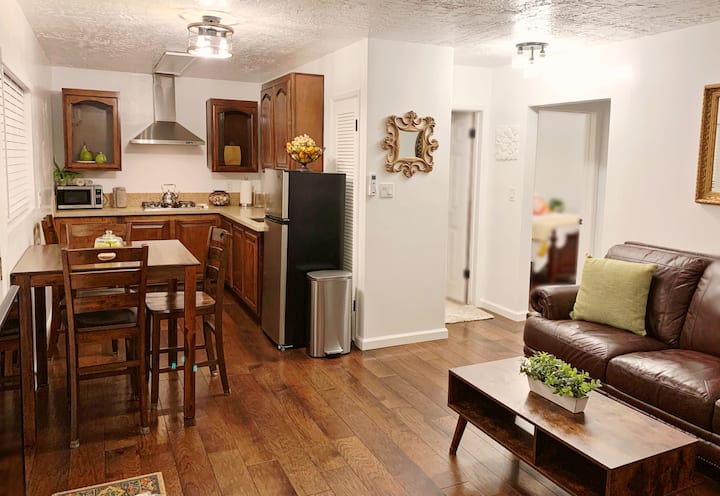Cozy & Remodeled Apt. In Golden Hills! - Downtown - San Diego, CA