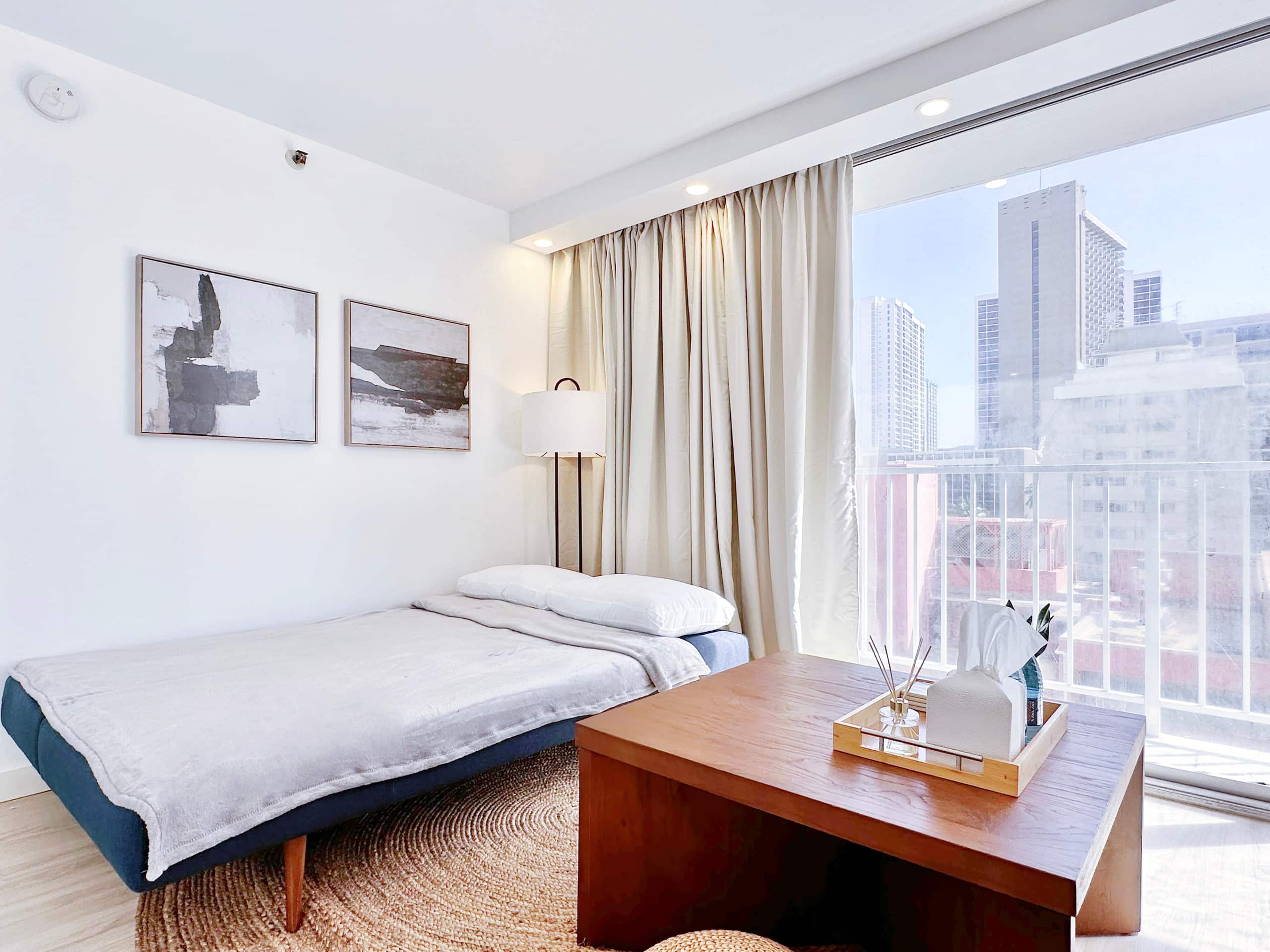 Walk to the beach!-Cozy Renovated Waikiki Studio~ - Image 15