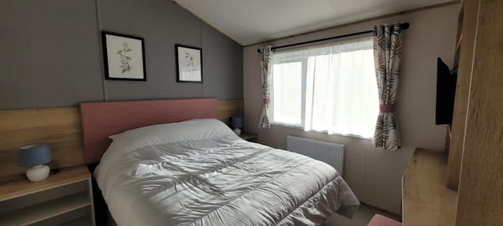 King size double bed