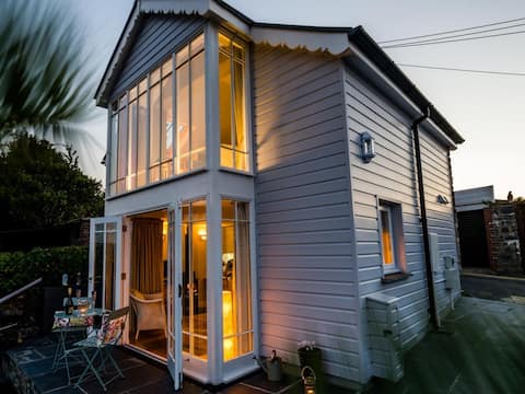 Perfect retreat with sea views