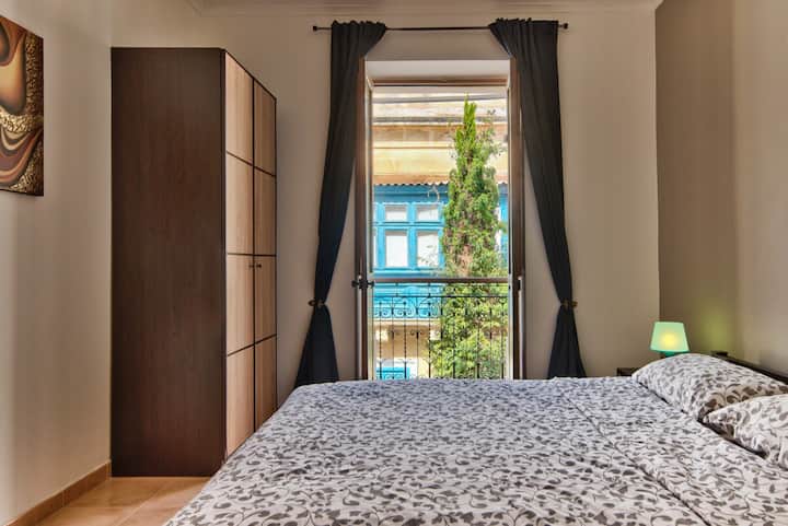 Sliema Centrally Located 1-bedroom Apartment - Valletta