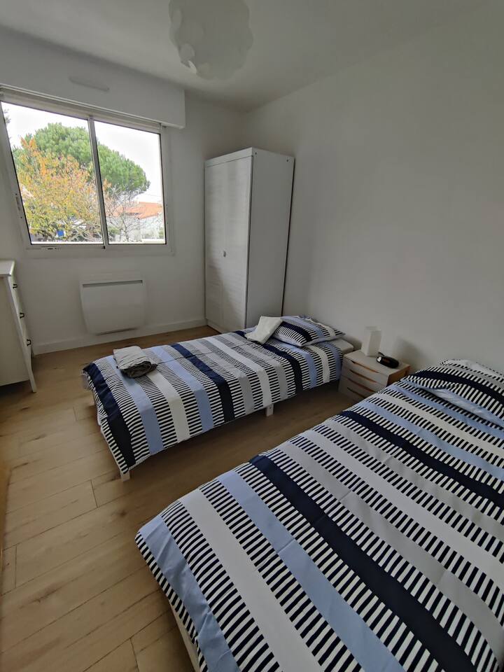Spavaća soba s bračnim krevetima 80x200