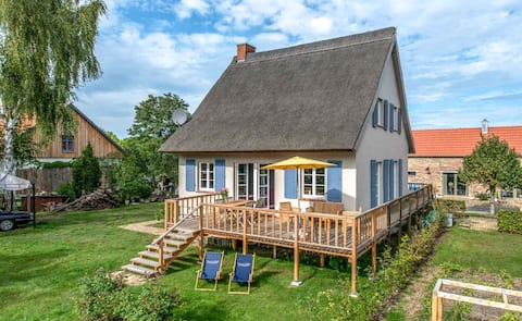 Anker. Punkt: Unique house in Rieth am See