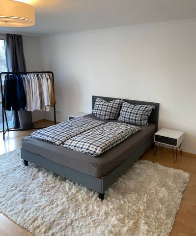 Artistic and Spacious Apartment gallery image 2