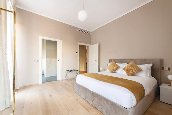 Dormitorio principal con baño privado