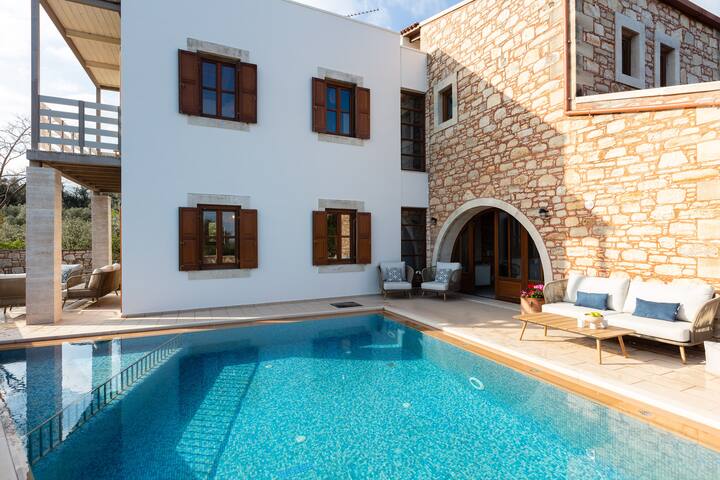 Villa Mesogea – Exquisite villa with private pool