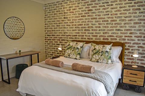 Two Bedroom Apartment @ Pont De Val