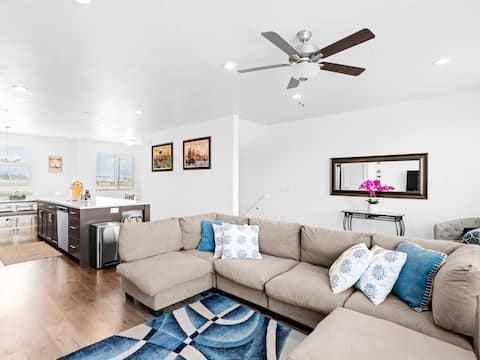 Popular Airbnb listing: New build w/room for 8, near FrontRunner, shopping in Provo / Orem