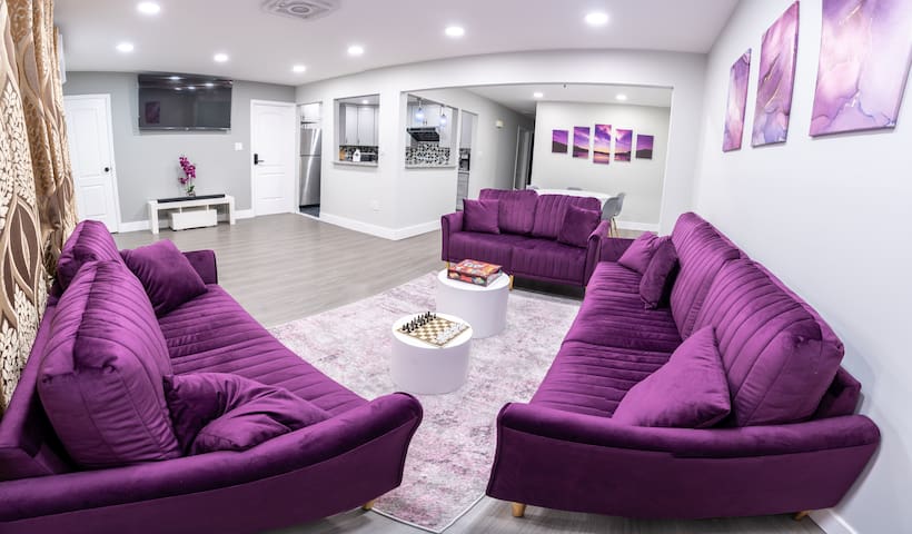 Modern 3 Bed 2 Bath Home With Parking | 2 min LGA