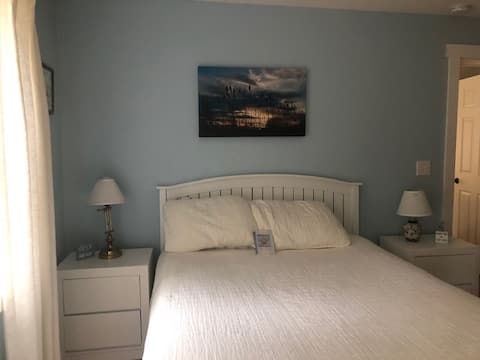 Top Airbnb: Cozy Beach and Garden Getaway in Outer Banks