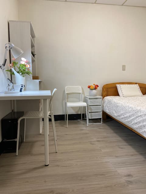 It is very convenient and convenient to stay next to the night market on the 4th floor and top of the apartment.