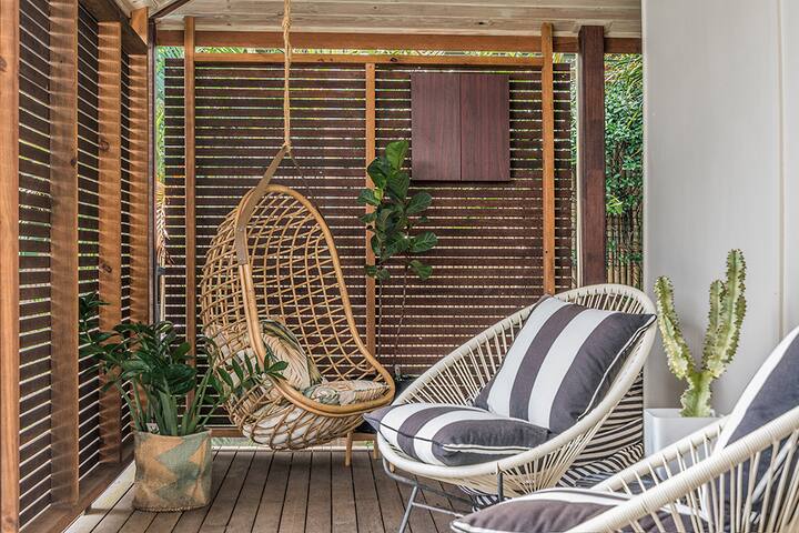 Kingsley Cottage – pool, central gallery image 3