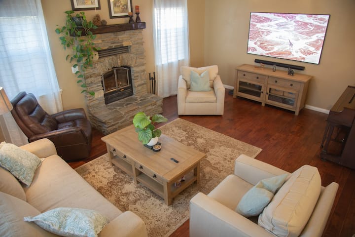 Colony Hill House-short Walk To Downtown-hot Tub - Atascadero, CA