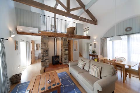 Popular Airbnb listing: Hey Farm Barn in Kirklees