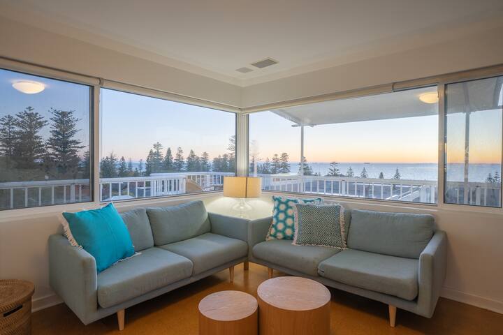 Penthouse Apartment with 180° Beach Views