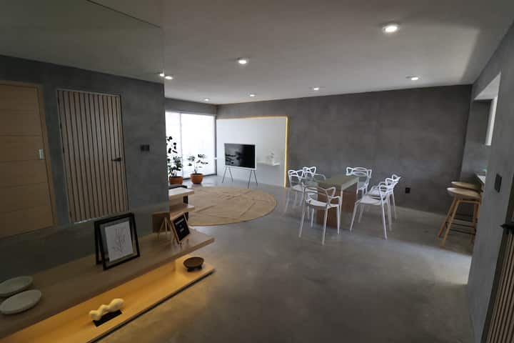 Spacious apartment in the center