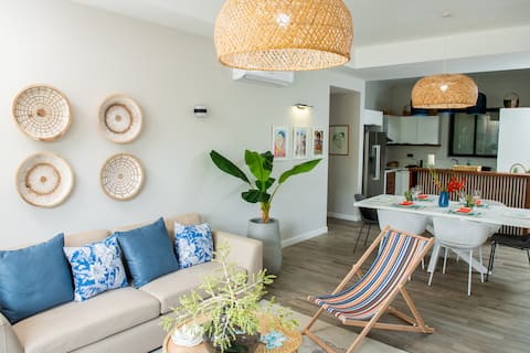 Small gem, waterfront, heavenly beach