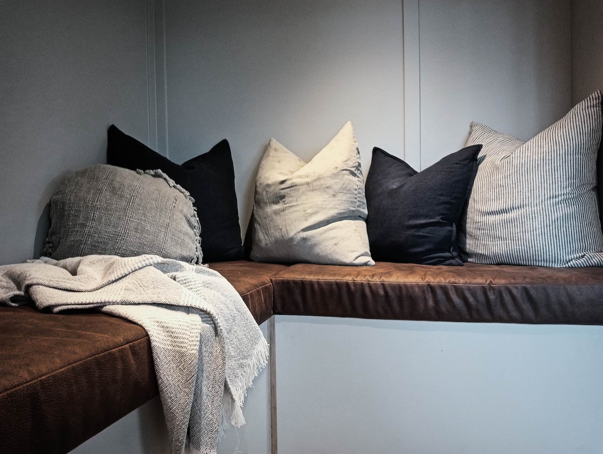 Top Airbnb: The Little Black House in Kaikoura District