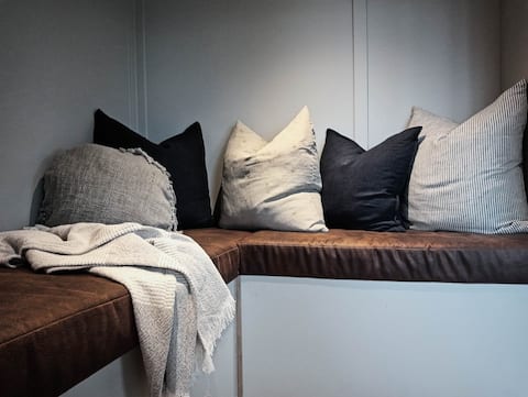 Top Airbnb: The Little Black House in Kaikoura District