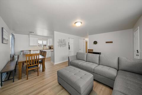 Family House - Two Living Rooms - PING PONG!