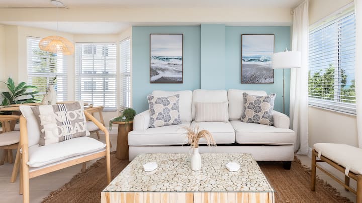 Oceanfront Bliss • Wall-to-wall Water Views + Pool - Tavernier, FL