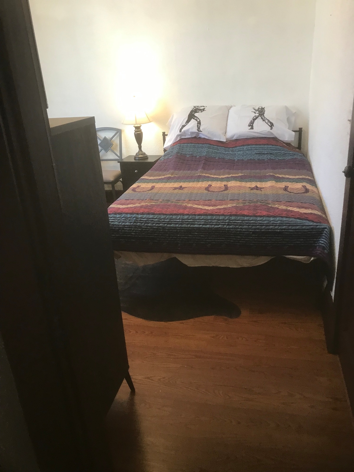 Private room, long term, 30d+ ” Doc Holiday” – Photo 7