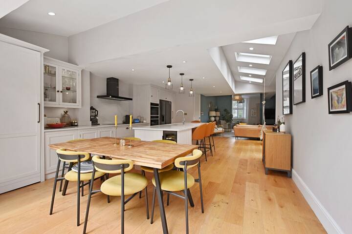 Modern 4 bedroom house in Islington gallery image 4