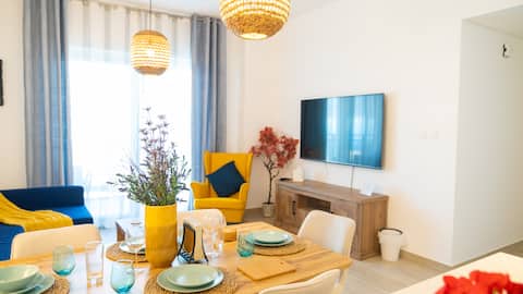 Spectacular & Vibrant Ap. | Perfect Location