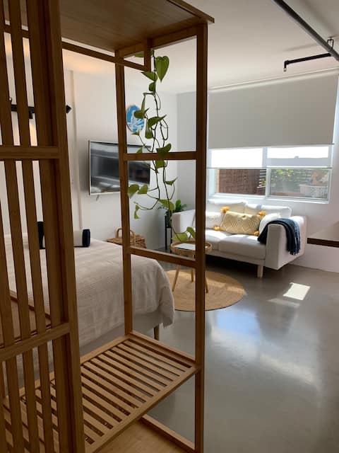 Bondi Beach Retreat - light & airy studio in Bondi