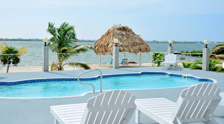 3 BR Waterfront House w Private Pool gallery image 2