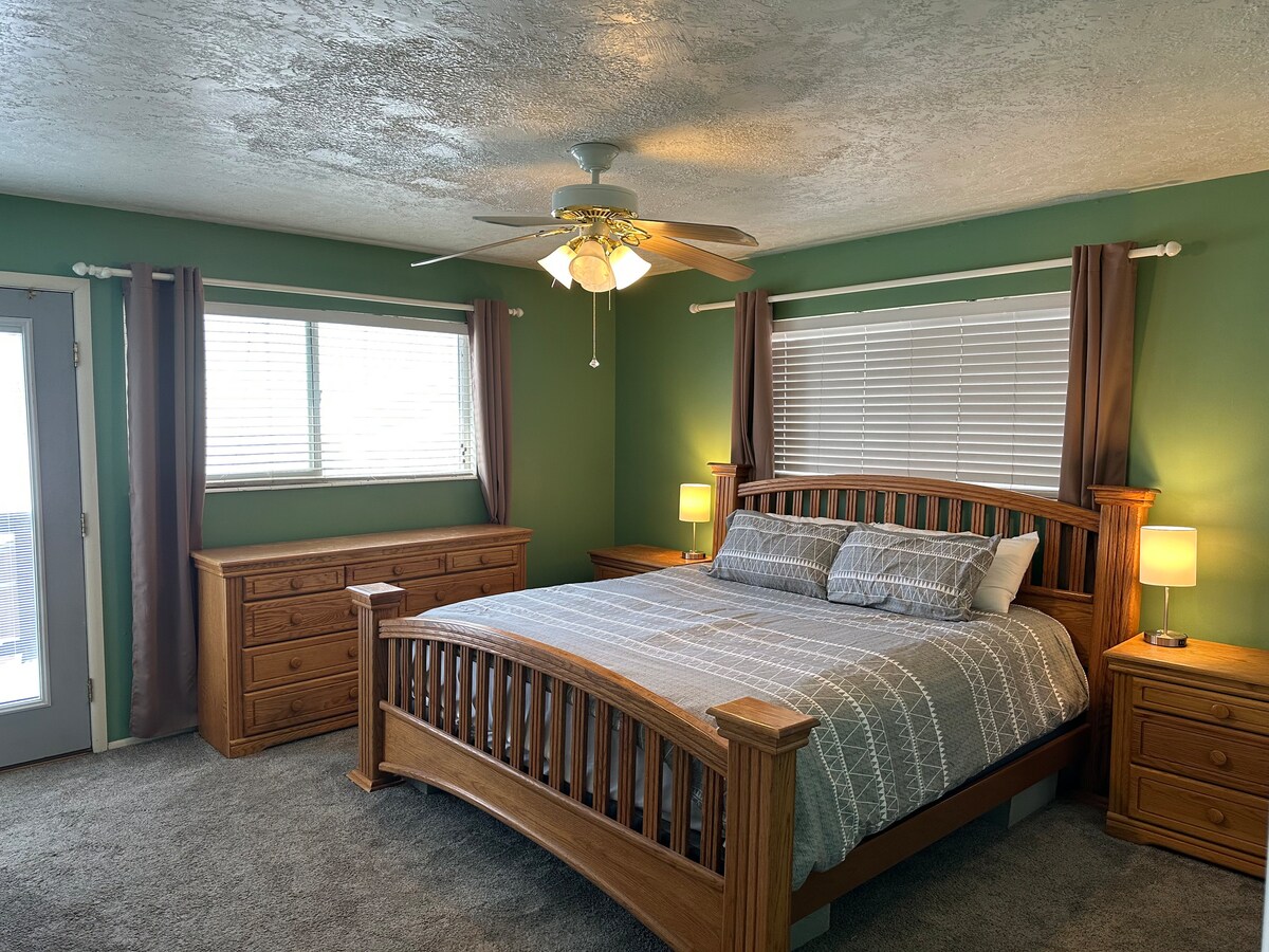 Cama principal con cama tamaño king