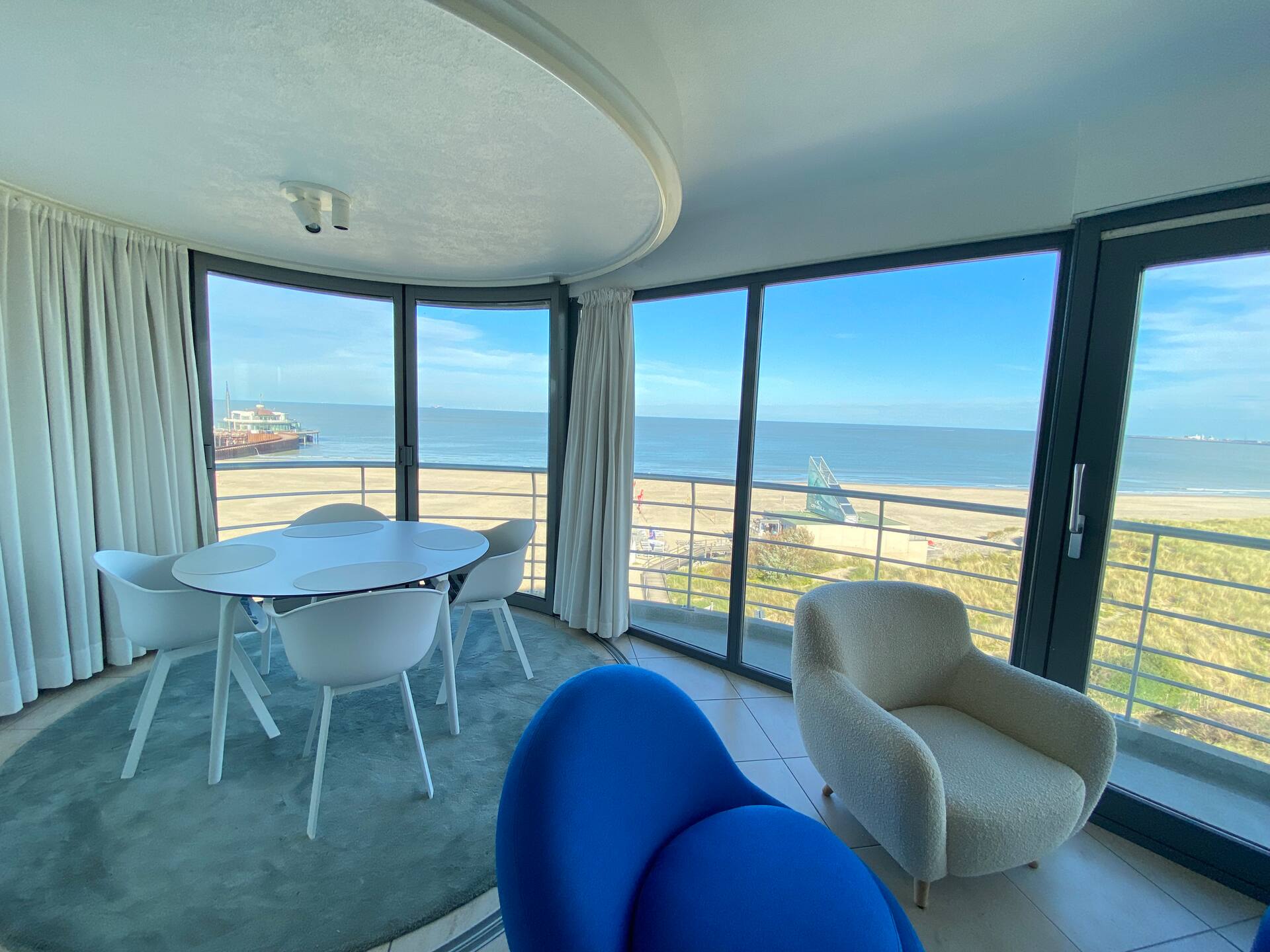 Sea and dune view + garage box.