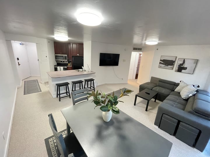 Downtown Honolulu Condo For 4 - Kaneohe, HI