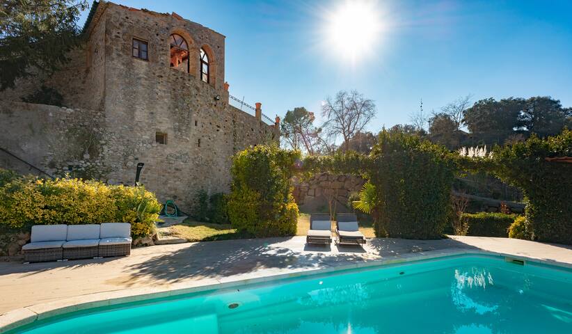 Can Moresch – piscina y acceso privado al río gallery image 4