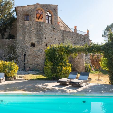 Can Moresch – piscina y acceso privado al río gallery image 3